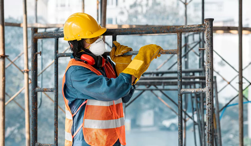 tenaga-kerja-outsourcing-atau-kontrak-ini-perbedaannya-secara-lengkap-68b1271c439db
